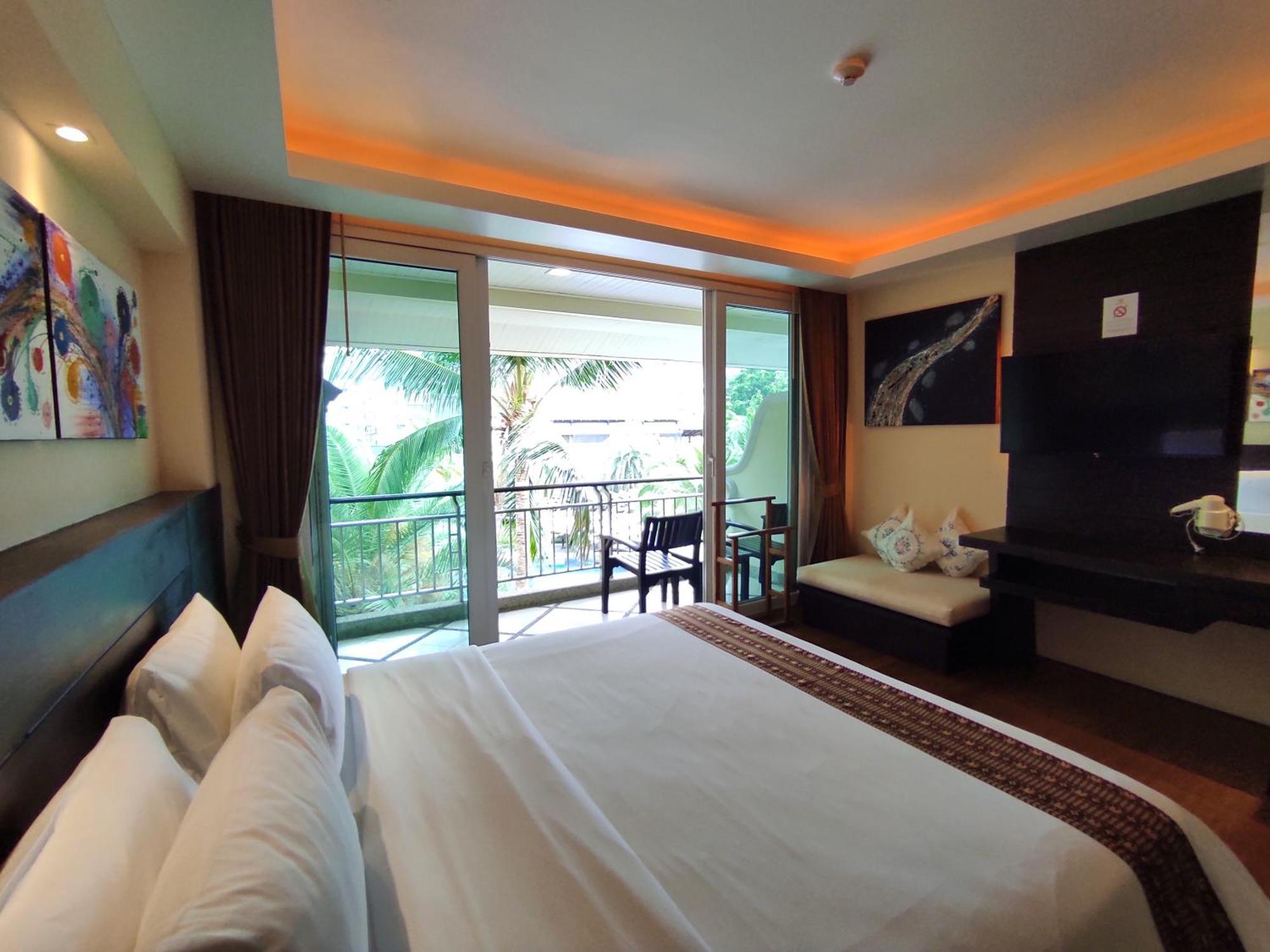 อาม่า รีสอร์ท แอนด์ สปา  Phuket ภายนอก รูปภาพ
